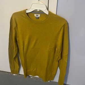 Old navy knitted light sweater!